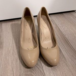 Pretty Nude heels  - Classic and classy